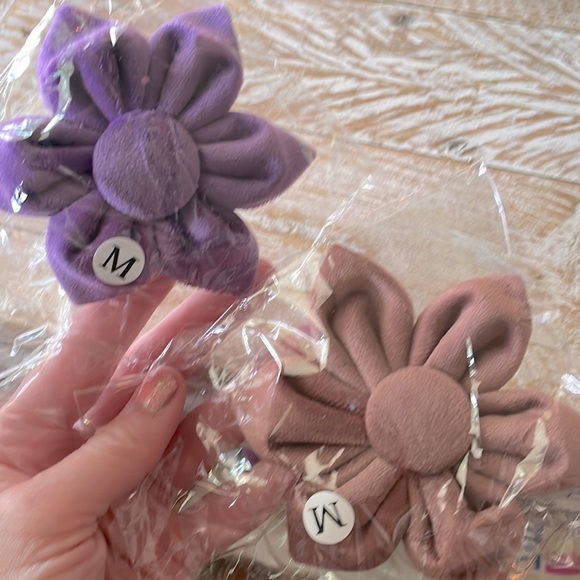 🐾🌸2 Velvet Flower Collar Bows for $16🌸🐾 🆕 - Picture 4 of 5